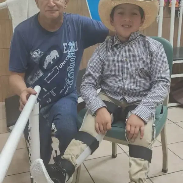 Entrega de Órtesis fundación pediátrica guatemalteca ortesista
